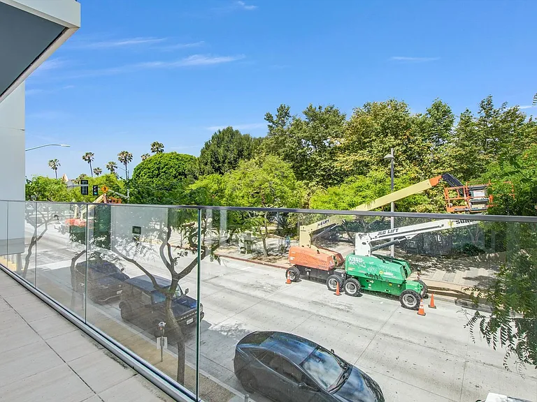 1705 Ocean Ave #210 — Photo 24
