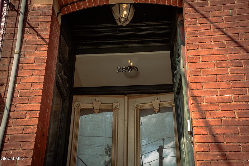 2nd image of 285.5 Hudson Avenue