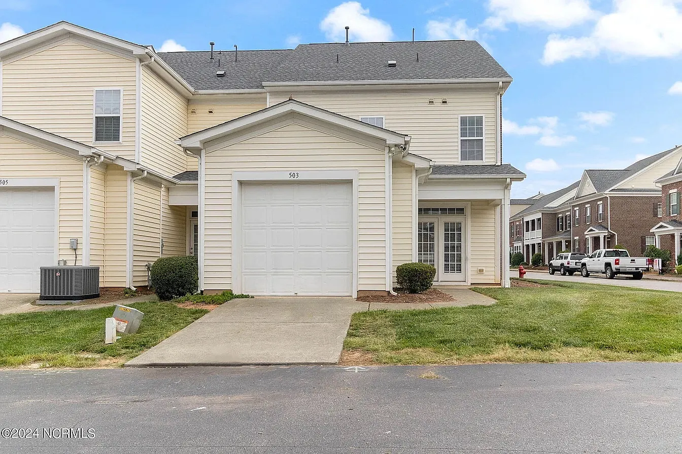 3 bed, 2096 sqft, $2,350 — Photo 3