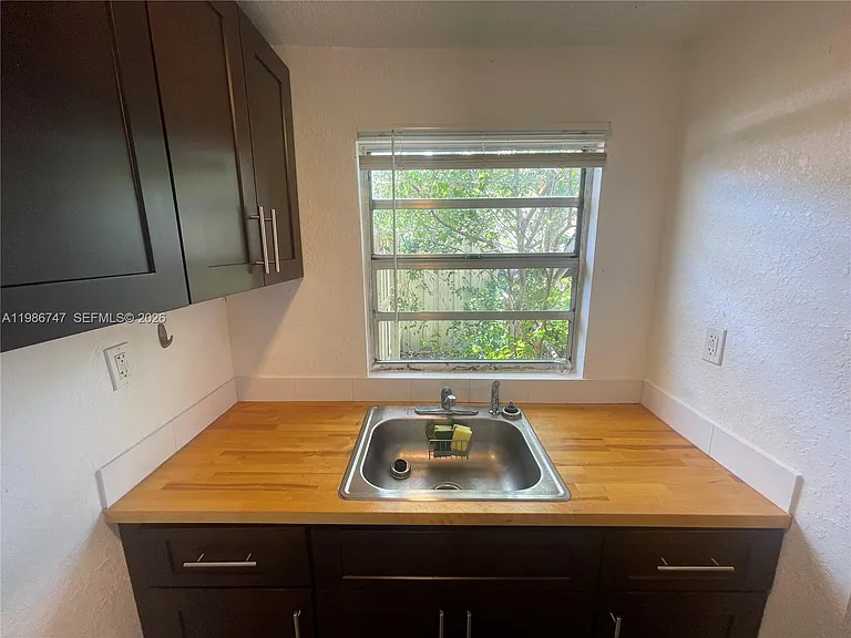 5738 Garfield St #B — Photo 8