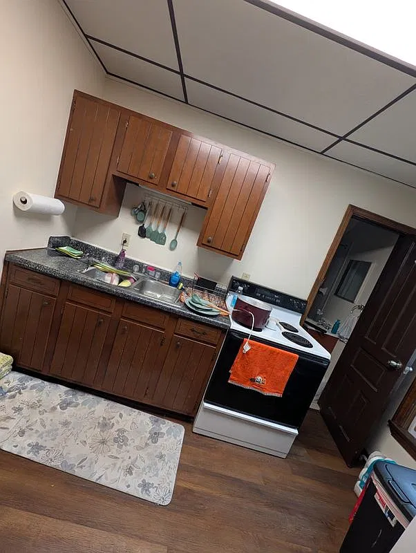 1 bed, 1.0 bath, 400 sqft, $925 — Photo 2