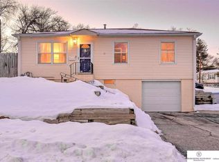 7532 Olive Ave, La Vista, NE 68128