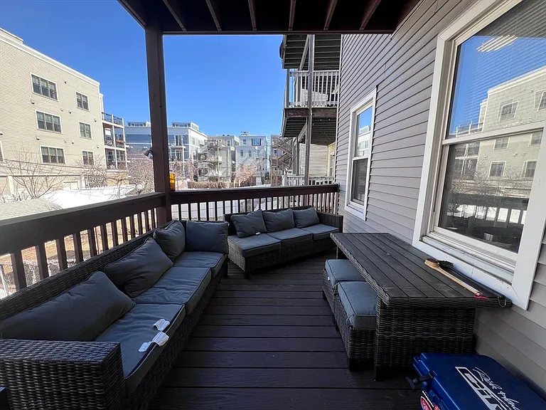 726 E 2nd St #2A — Photo 12