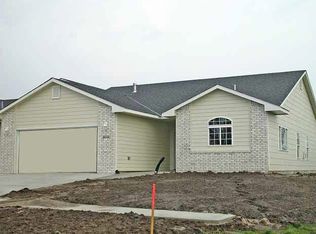 8004 W Suncrest St, Wichita, KS 67212