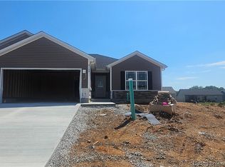 8198 Timber Ln NE #411, New Salisbury, IN 47161