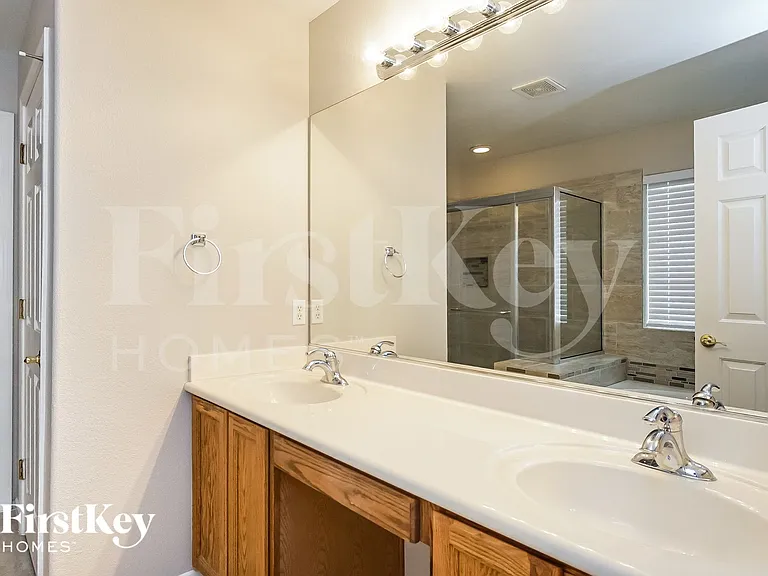 985 Blue Lantern Dr — Photo 10