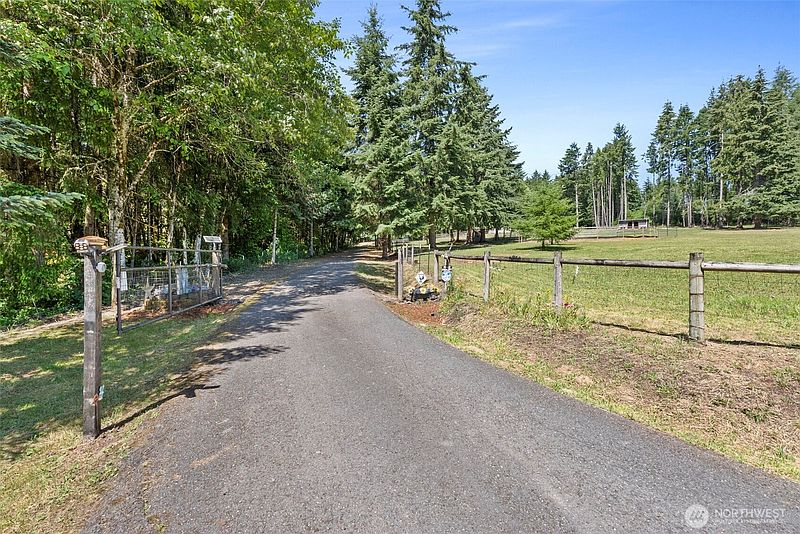 3rd image of 168 Crego Ridge Road