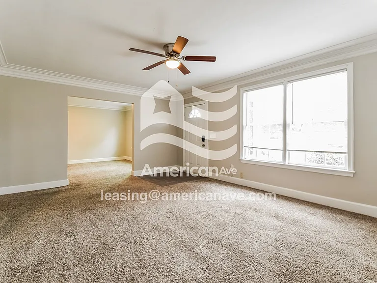 566449_005_wm_-_living_room_13548048.jpg