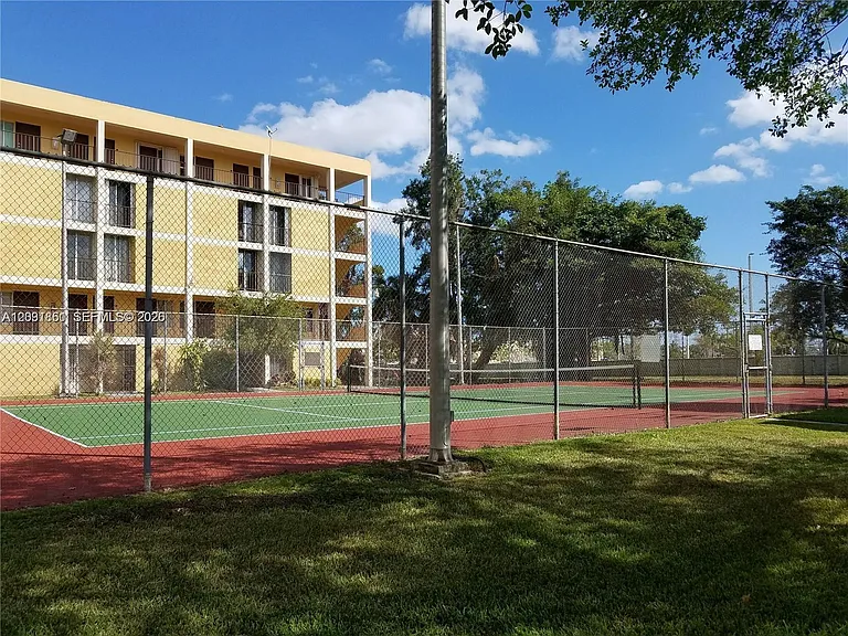 9250 Fontainebleau Blvd #202 — Photo 2