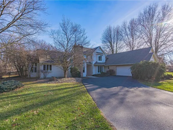 6626 Memorial Rd, New Tripoli, PA 18066