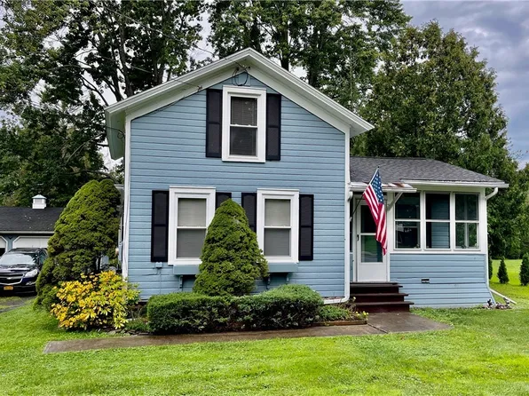 15 Spruce St, Baldwinsville, NY 13027
