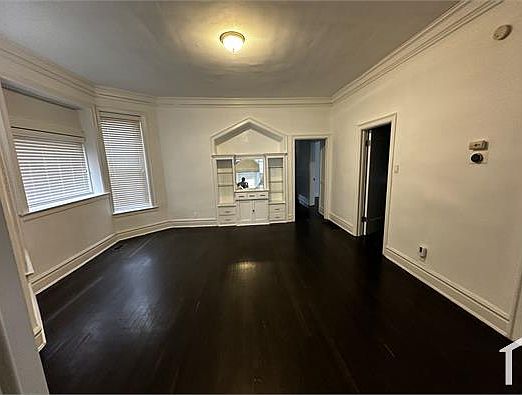 4th image of 3825 W Adams St #1