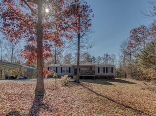 1155 River View Dr, Nathalie, VA 24577