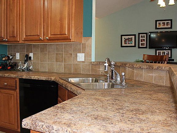 5th image of 2370 N Slickrock Dr