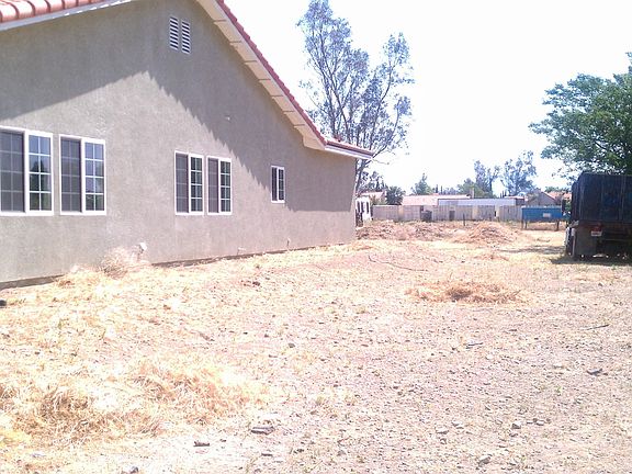5th image of 9381 Hemlock Ave