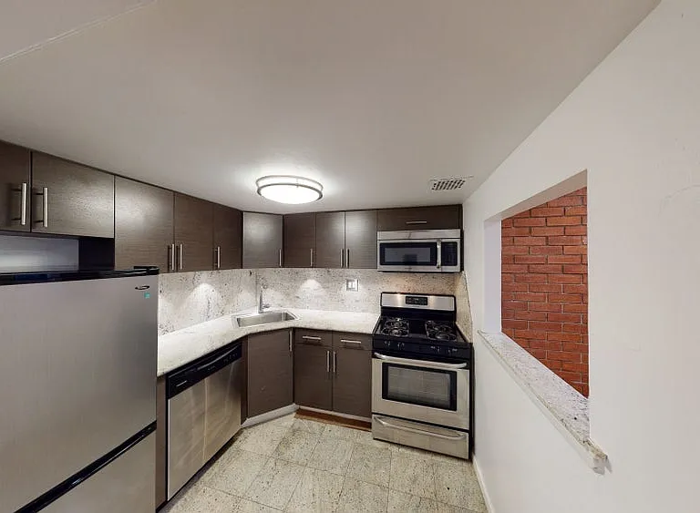 10 Jones St #2F — Photo 5