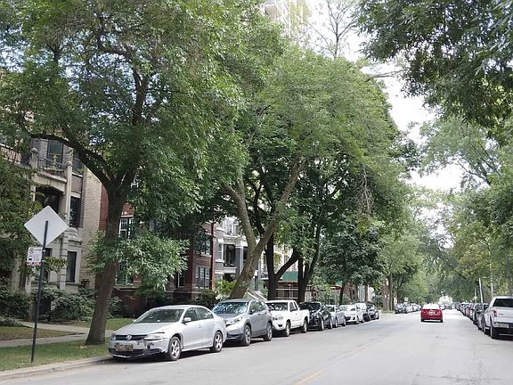 5th image of 5471 S Hyde Park Blvd APT 15B