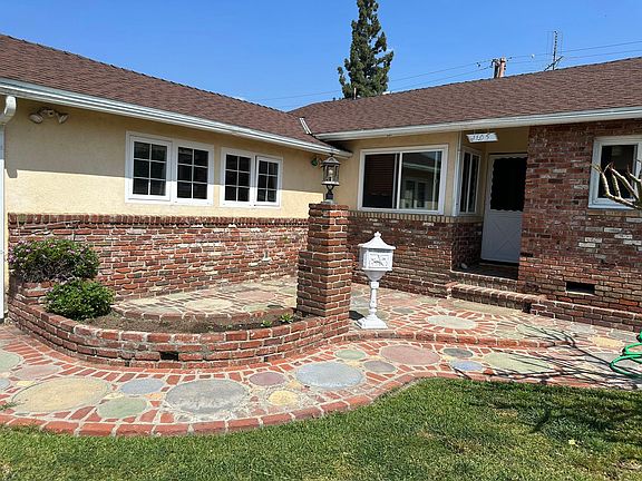 3rd image of 1105 E Elgenia Ave