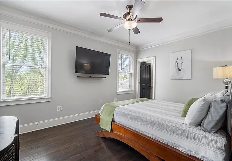 631 Boulevard NE — Photo 34