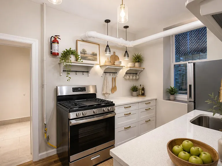 7812 Hudson Ave #1-B — Photo 3