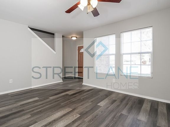 5th image of 2804 Desert Dr