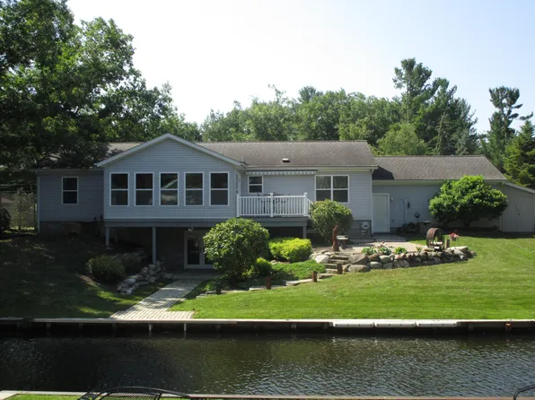 6642 Burchfield Rd, Indian River, MI 49749