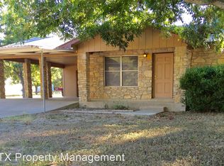 385 Briarwood Dr, San Marcos, TX 78666