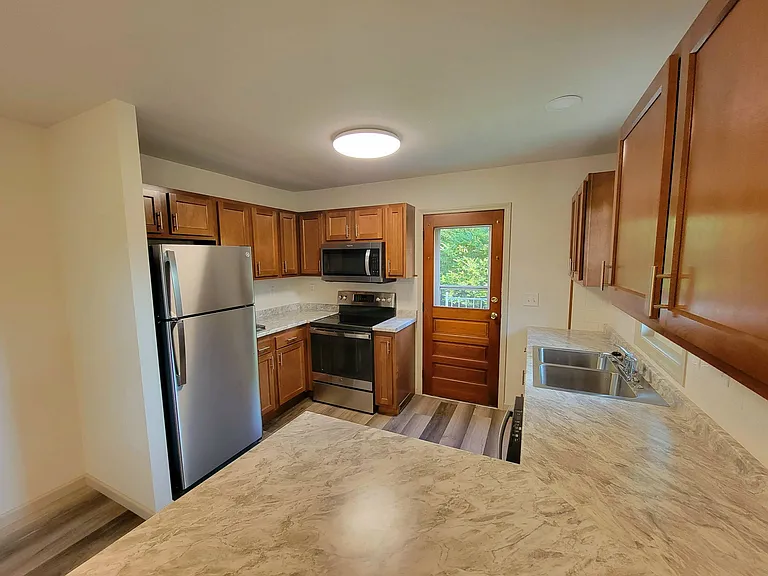 209 Wayland St — Photo 4