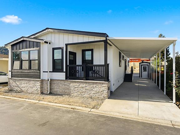 3rd image of 896 Villa Teresa Way #896