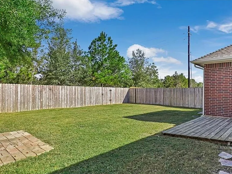 6827 Atasca Creek Dr — Photo 12
