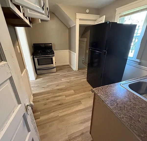 7700 Goodman Ave — Photo 6