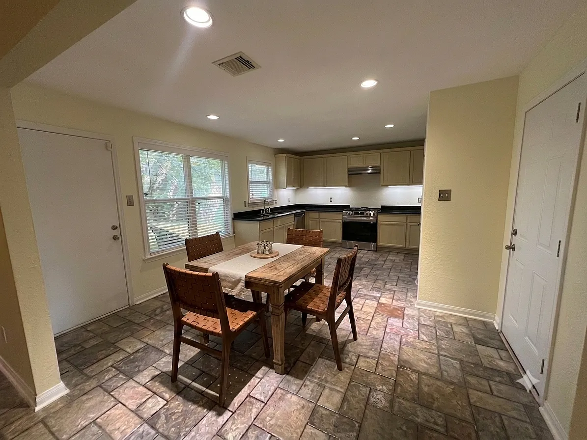 3 bed, 1534 sqft, $1,795 — Photo 3
