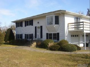 93 Old Country Rd, East Quogue, NY 11942