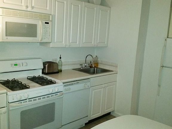 5th image of 251 W 98th St Ph 1