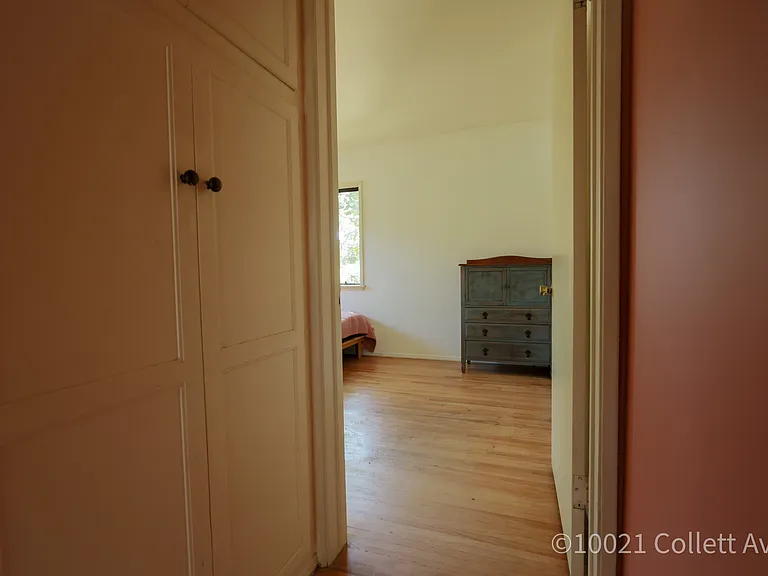 10021 Collett Ave — Photo 8