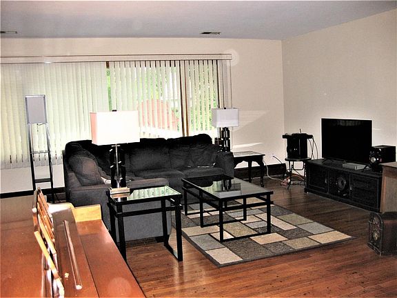 5th image of 1434 N Woodlawn Ave