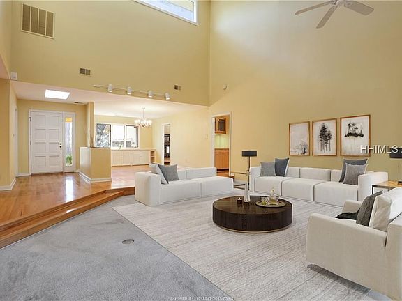 5th image of 31 Big Woods Dr