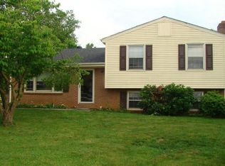 611 Angle Ln NE, Roanoke, VA 24019