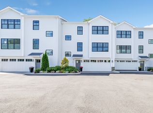 226 Oldfield Rd #226, Fairfield, CT 06824