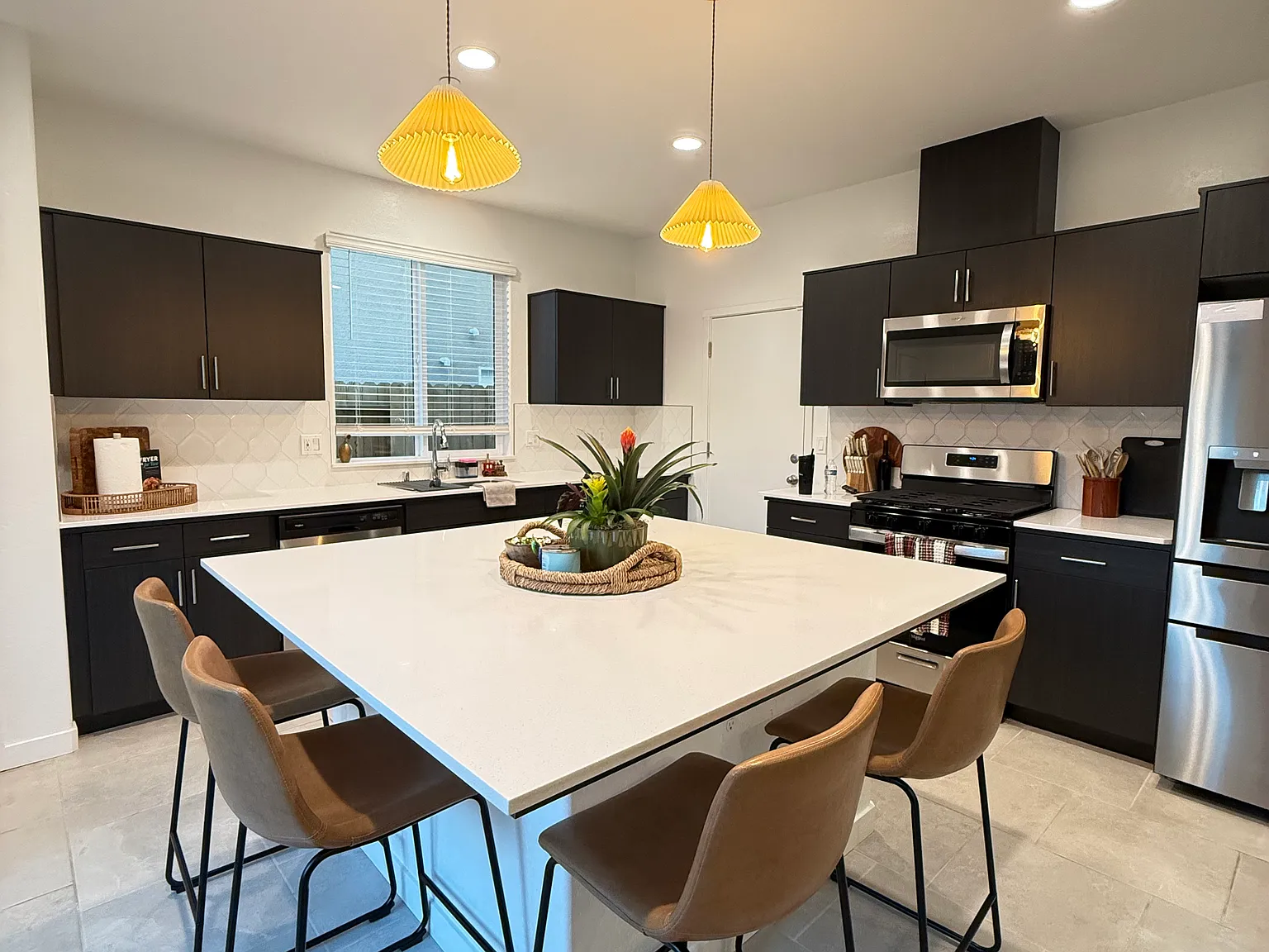 3 bed, 2.5 bath, 1553 sqft, $2,950 — Photo 2