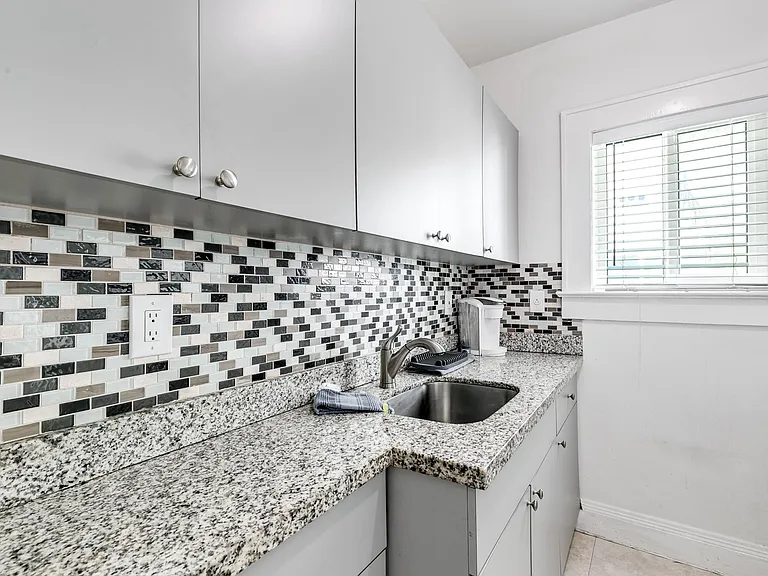 2224 SW 6th St #3 — Photo 13