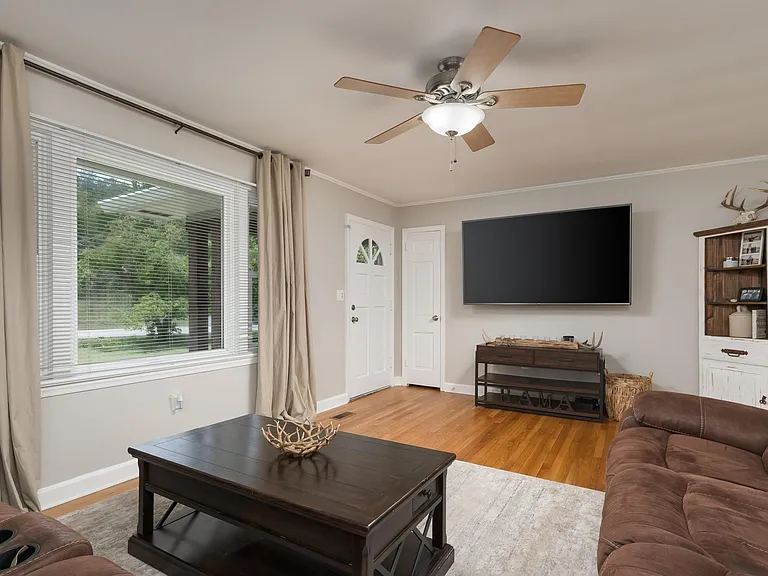 702 Ogrady Dr — Photo 12