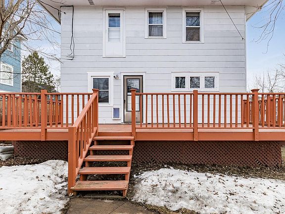3rd image of 315 Ave E