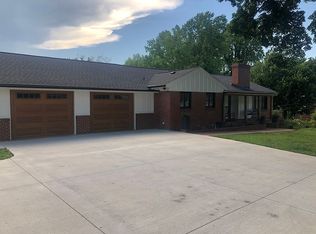 35 Friendway Cir, Greensboro, NC 27409