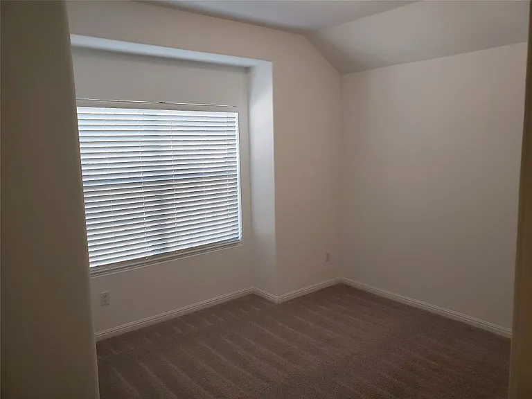 2629 Bantry Rd — Photo 32