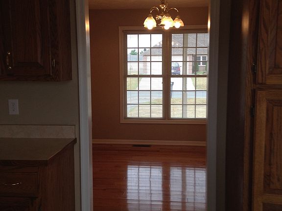5th image of 655 Confederacy Dr