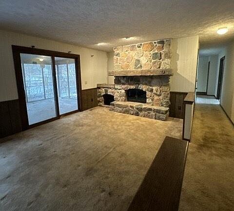 3rd image of 4615 Tacoma Blvd