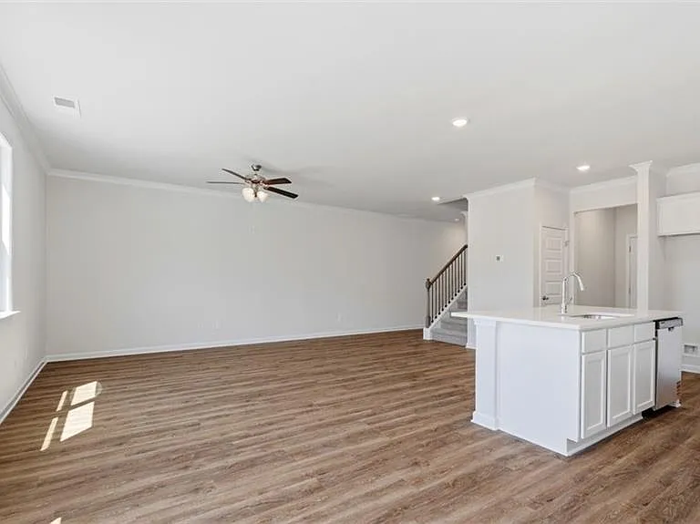1404 Gray Branch Dr — Photo 5