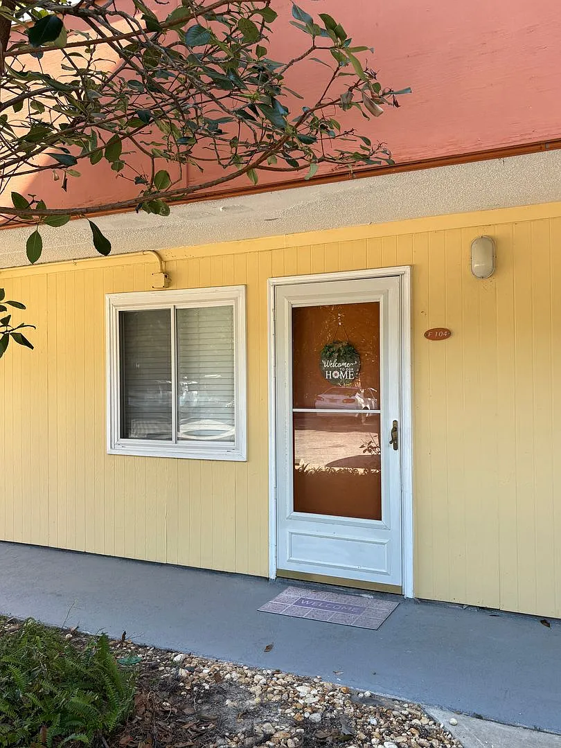209 Miracle Strip Parkway Apt F104, Mary Esther FL 32569 — Photo 2