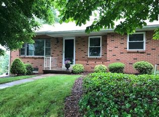 726 Summit Dr, Dallastown, PA 17313